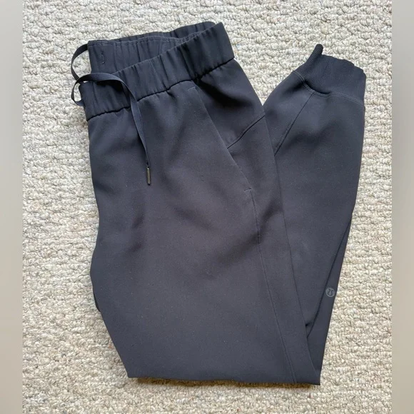 🍋 LULULEMON Black On The Fly Joggers Size 10 - Picture 11 of 13